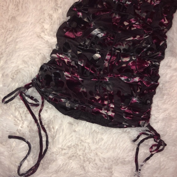 NWT Fashion Nova velvet mini dress - Picture 4 of 5